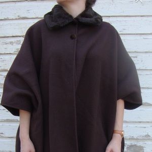 Vintage Brown Cape with Faux Fur Collat